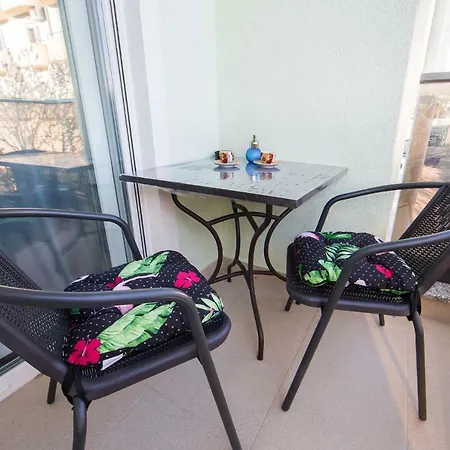 Apartman Apartment's Tea & Nevio