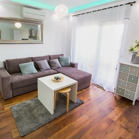 Apartment's Tea & Nevio *