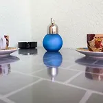 Apartment's Tea & Nevio *
